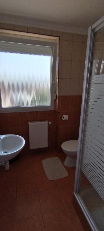 Levendula Apartmanhaz Hajdúszoboszló المظهر الخارجي الصورة