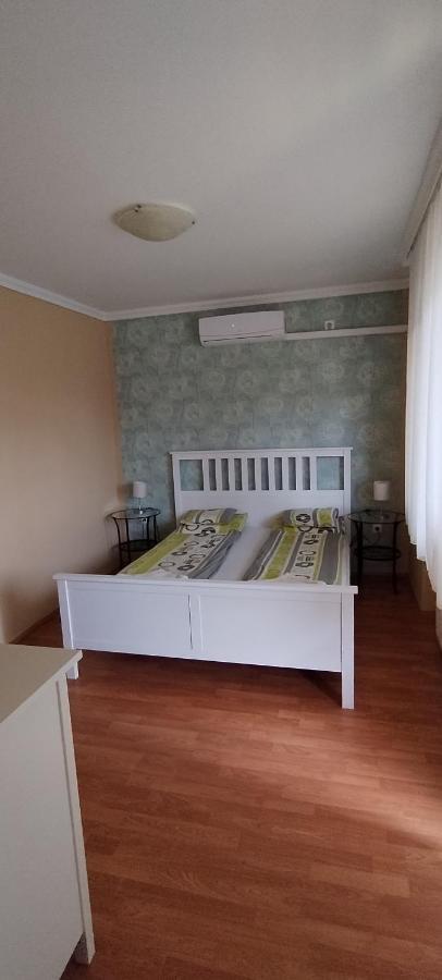 Levendula Apartmanhaz Hajdúszoboszló المظهر الخارجي الصورة