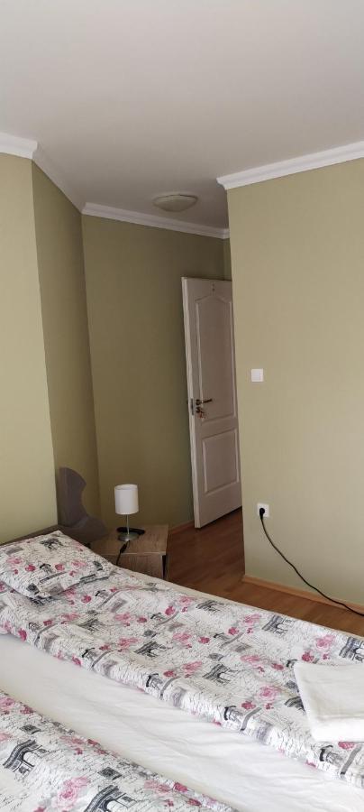 Levendula Apartmanhaz Hajdúszoboszló المظهر الخارجي الصورة