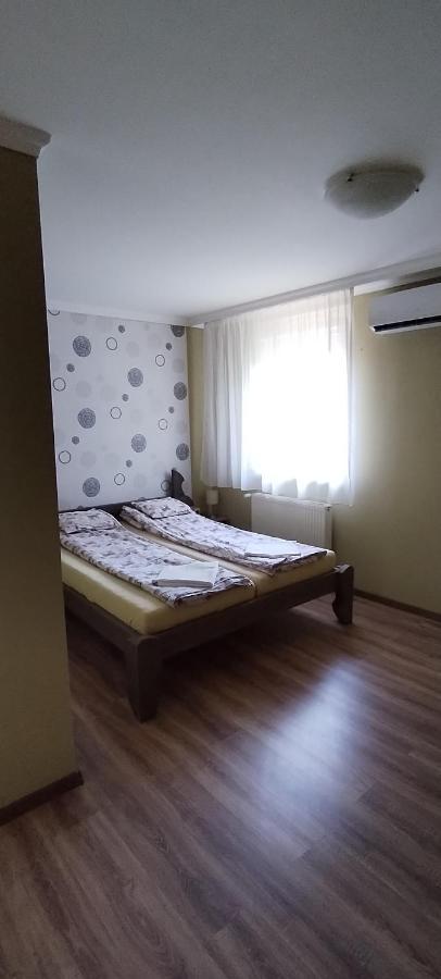 Levendula Apartmanhaz Hajdúszoboszló المظهر الخارجي الصورة