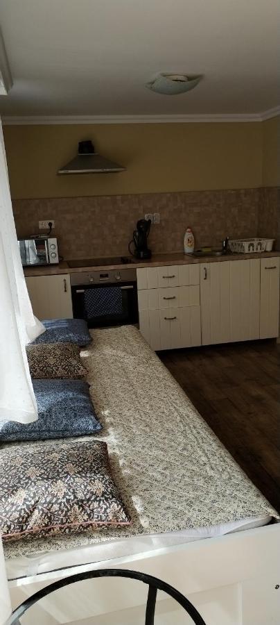 Levendula Apartmanhaz Hajdúszoboszló المظهر الخارجي الصورة
